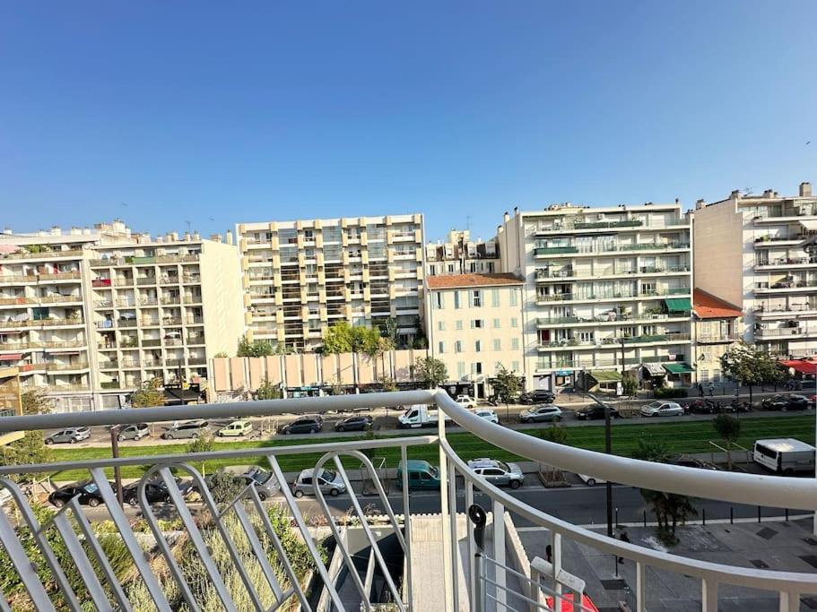 Appartement Avec 4 Chambres Doubles - Proche De La Mer, Des Transports Et De La Promenade Des Anglais 尼斯 外观 照片